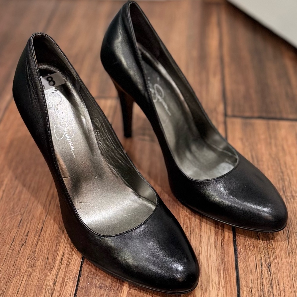 Jessica Simpson Classic Black Leather Pump